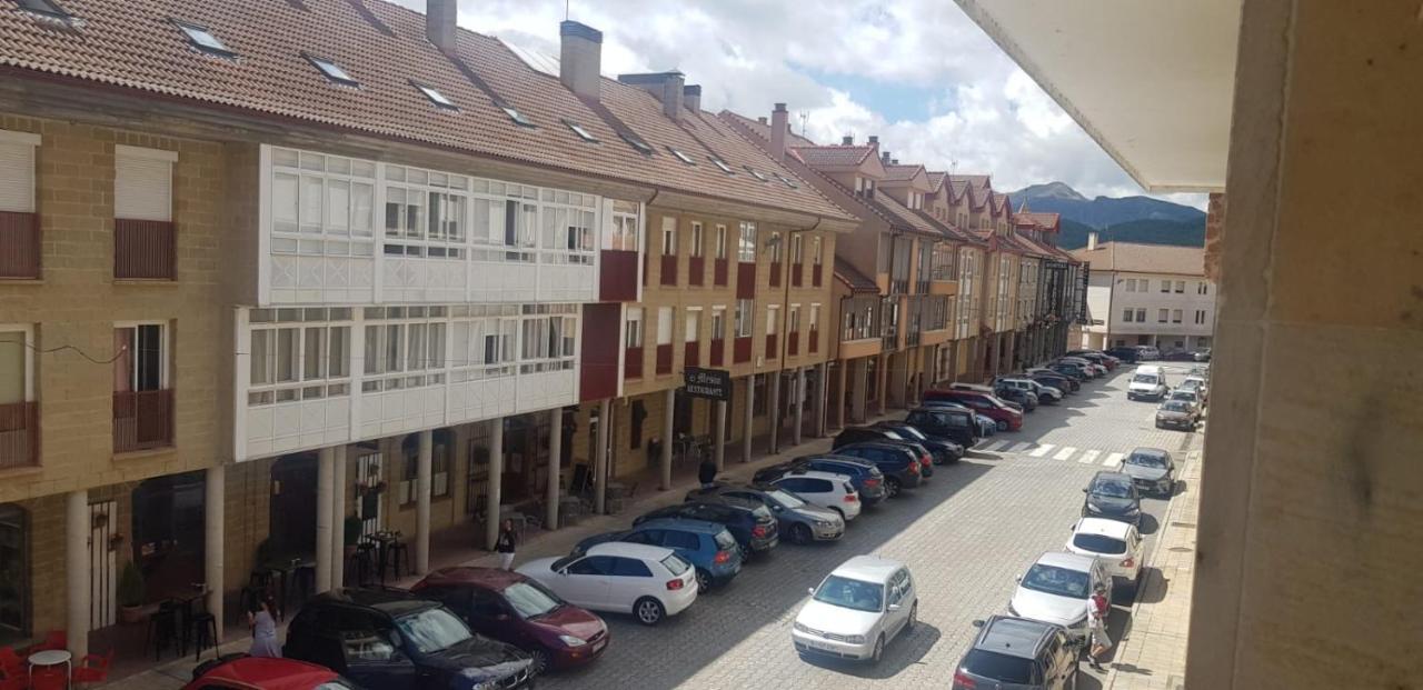 Mym Apartman Riaño Kültér fotó