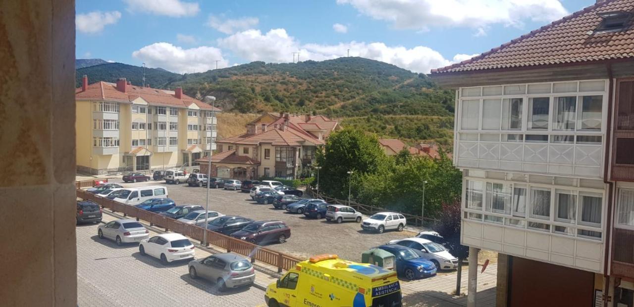 Mym Apartman Riaño Kültér fotó