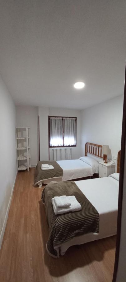 Mym Apartman Riaño Kültér fotó